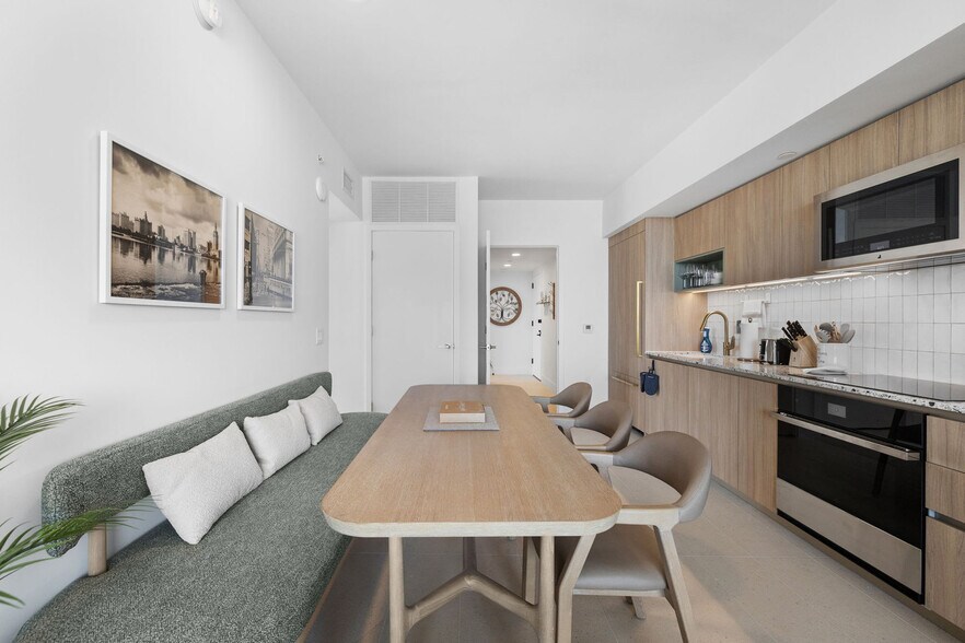 Building Photo - 159 NE 6th St