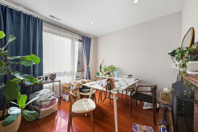 Building Photo - 26 Winfield St