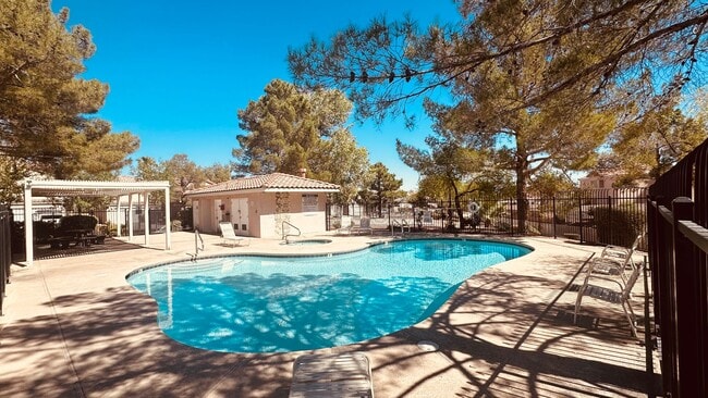 Building Photo - Furnished 3 Bedroom Home in Gated Community