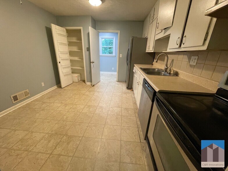 Building Photo - 5566 Rock Garden Ct NW