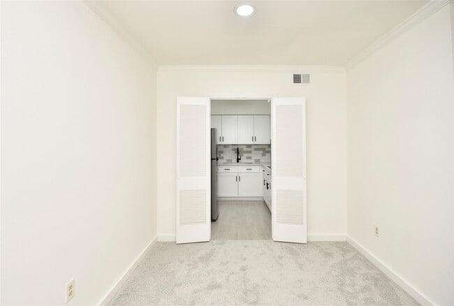 Building Photo - 2600 Bellefontaine St