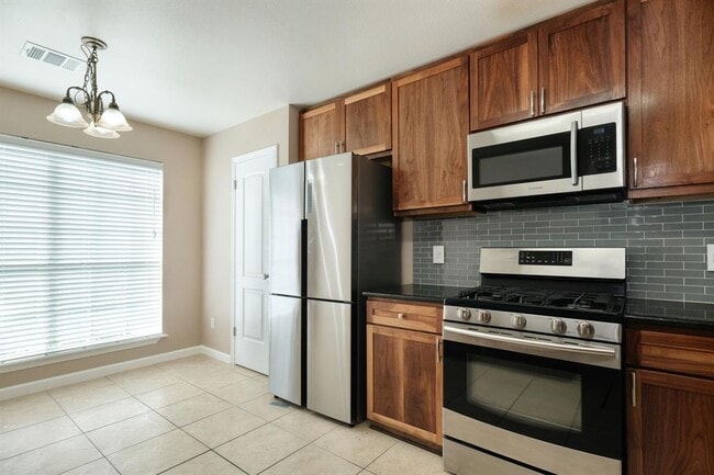 Building Photo - 5208 Walnut Grove Ct