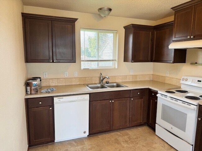 Building Photo - 3530 Britt Ave