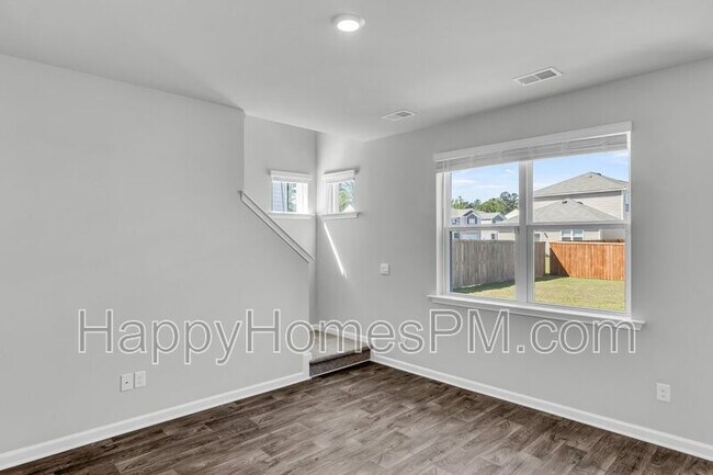 Building Photo - 303 Black Birch Dr