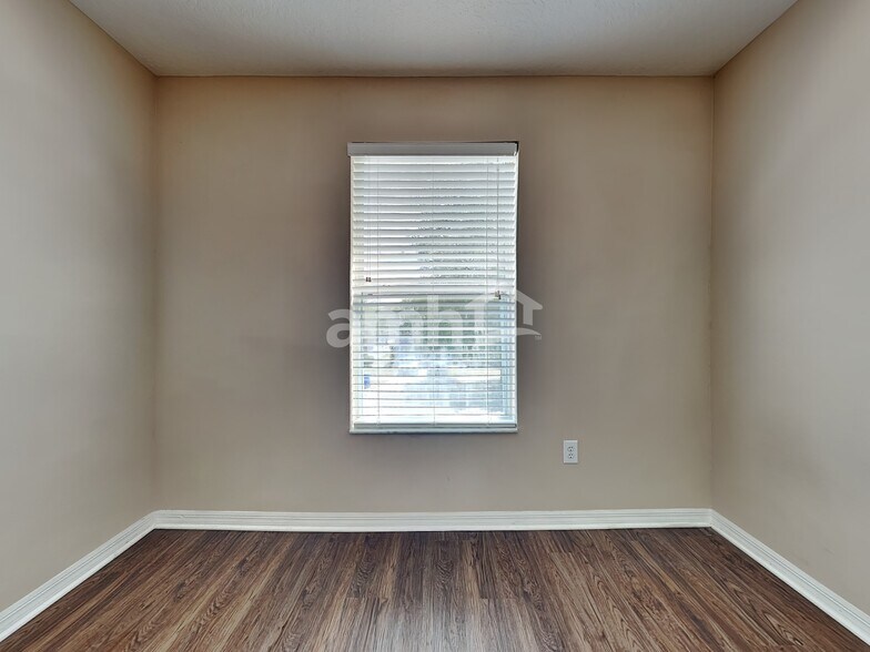 Building Photo - 11228 Madison Park Dr