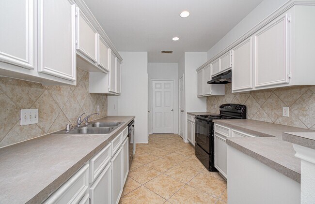 Building Photo - 743 Hallsleigh Ln