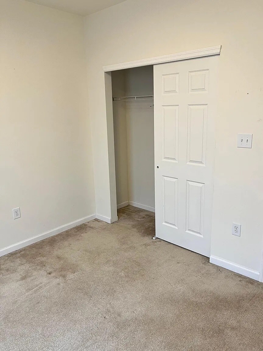 Building Photo - 4461 Riverview Ln