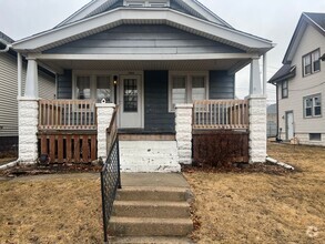 Building Photo - 3 Bedroom Single Family Home in West Allis