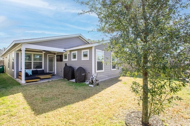 Building Photo - 8215 McKamy Dr