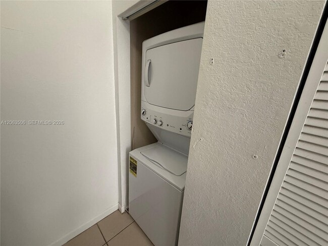 Building Photo - 9465 SW 171st Ct