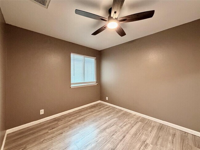 Building Photo - 12504 Paloma Blanca Way