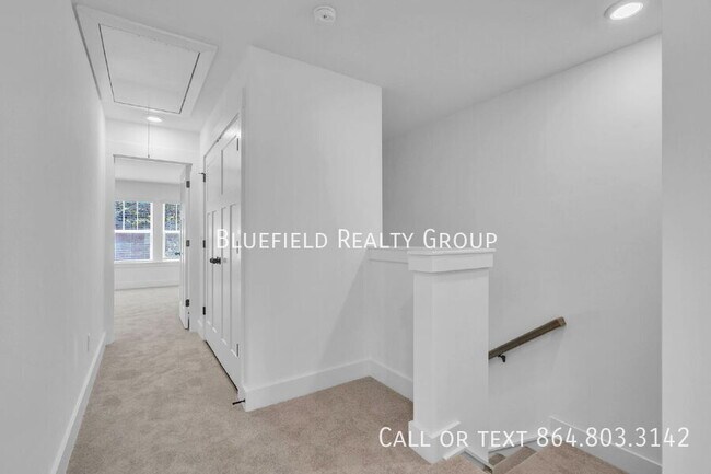 Building Photo - 416 E Parima Ct