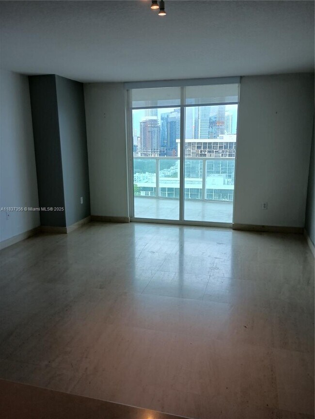 Building Photo - 2101 Brickell Ave