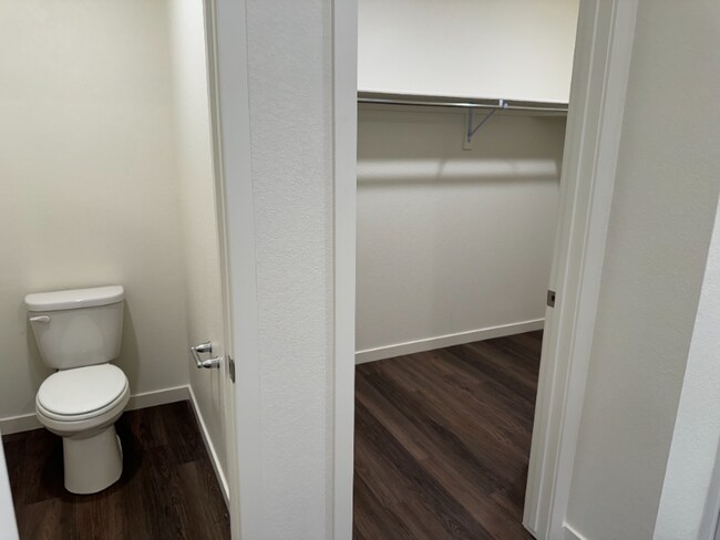 Building Photo - 6054 Holstein Dr