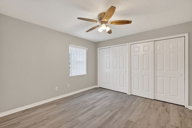 Building Photo - Available Now! Move-In Ready 3BR Home with Florida Room & Shed