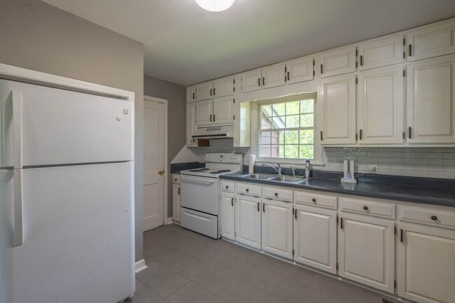 Building Photo - Beautiful 3 bed and 1 bath house in Johnso...