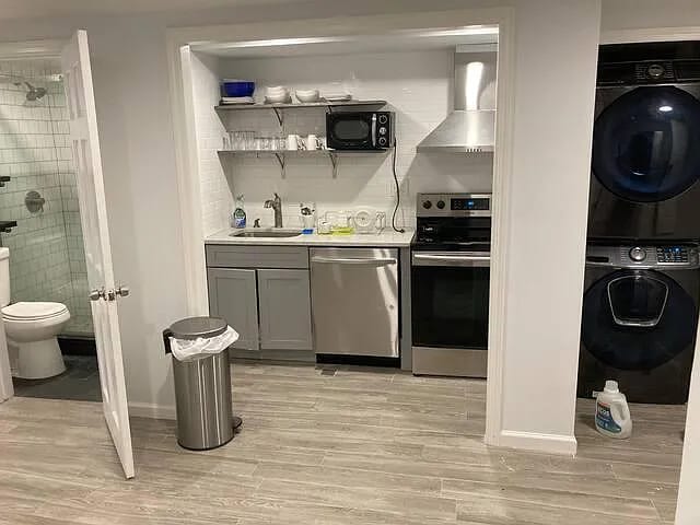 Building Photo - 204 Lott Ave