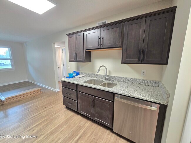 Building Photo - 9124 Kenlock Dr