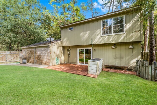 Building Photo - 2015 E Lacey Oak Cir