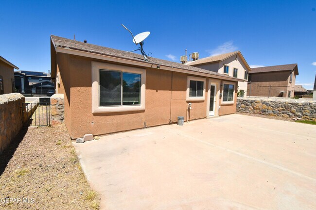 Building Photo - 2508 Sparrow Point St