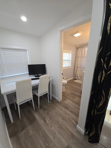 Building Photo - 4757 Wood St