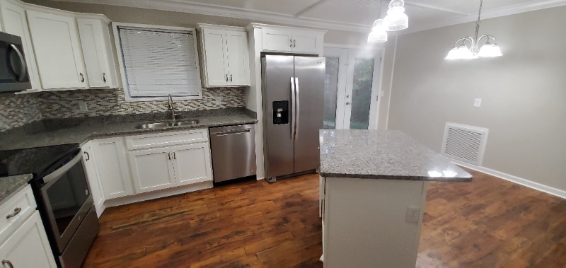 Building Photo - 210 Dogwood Cir