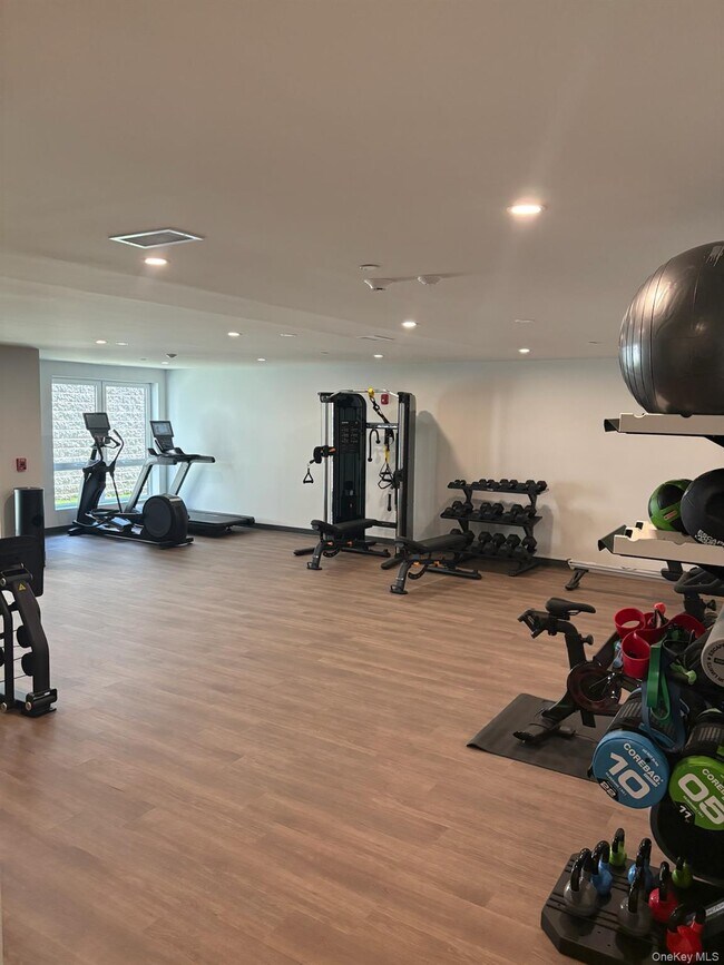 Building Photo - 25 S Riverside Ave