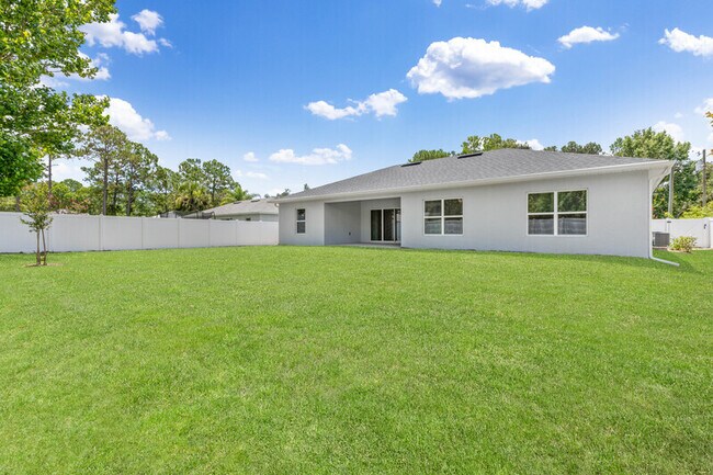 Building Photo - 11 Portia Ln