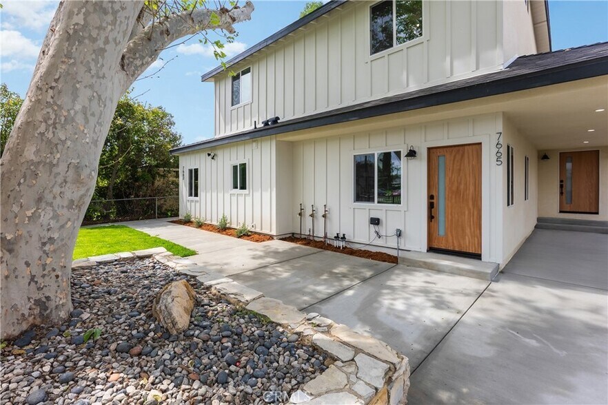 Building Photo - 7661 Penfield Ave