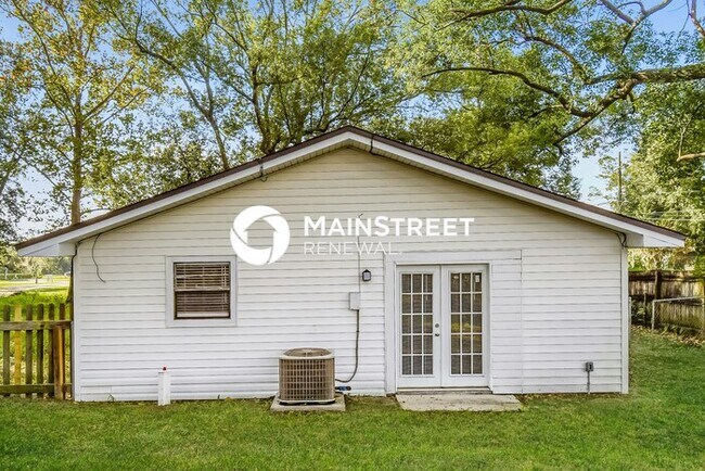 Building Photo - 3 Bedroom Pet-Friendly Home in Jacksonvill...