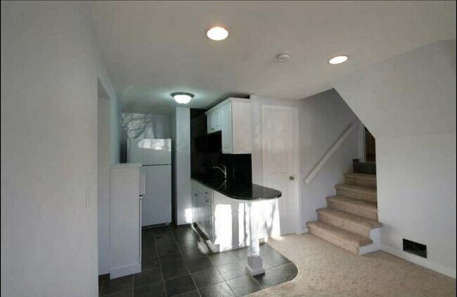 Building Photo - Spacious Martin Acres 5 bedroom Home Available 8/1/2026