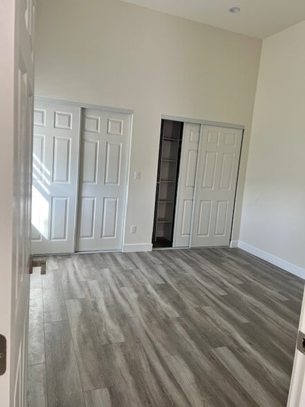 Building Photo - 1400 Elm Ave