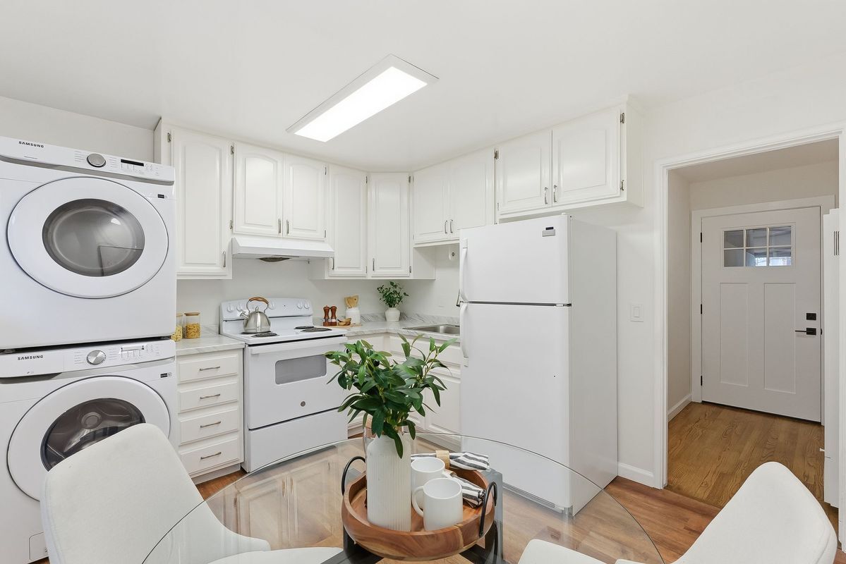 Building Photo - 446 Waddington Ave