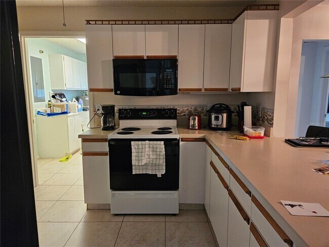 Building Photo - 206 Sola Ln
