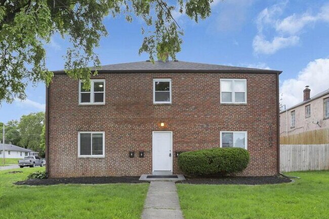 Building Photo - 1009 Lilley Ave