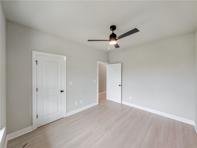 Building Photo - 10 Olmsted Cir