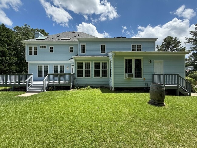 Building Photo - Luxurious 5BD, 4.5BA North Raleigh Home wi...