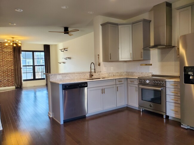 Building Photo - 160 Hamilton Ave NW