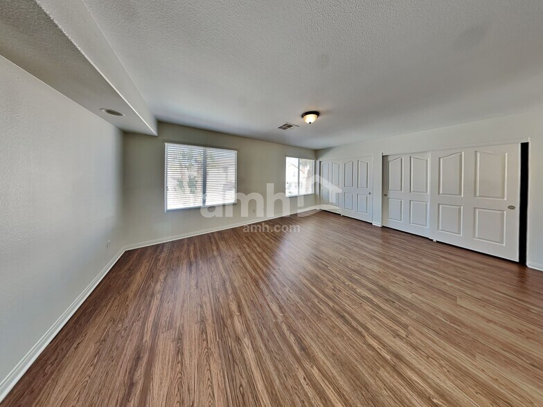 Building Photo - 2678 African Violet Ave