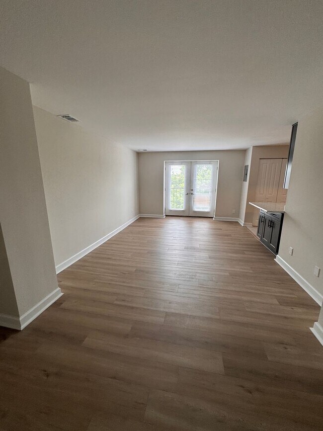 Building Photo - 5630 Pershing Ave