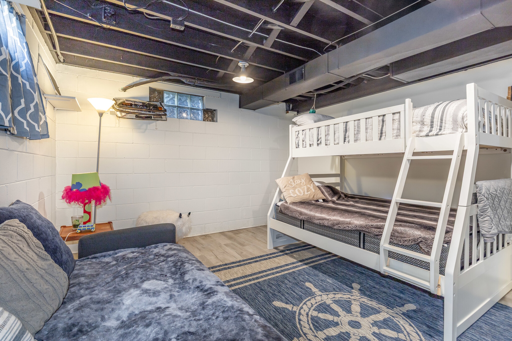 Building Photo - 15305 Silver Beach Dr