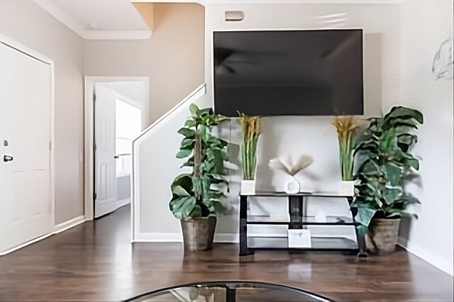 Building Photo - 615 Allen St