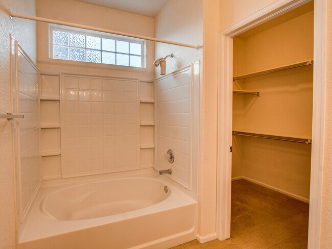 Building Photo - 2 Bed + Study Ranch Single Family Home in Murphy Creek