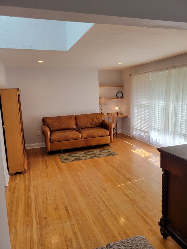 living rm. - 2948 McGavock Pike