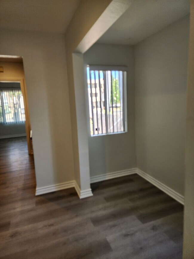 Building Photo - 4475