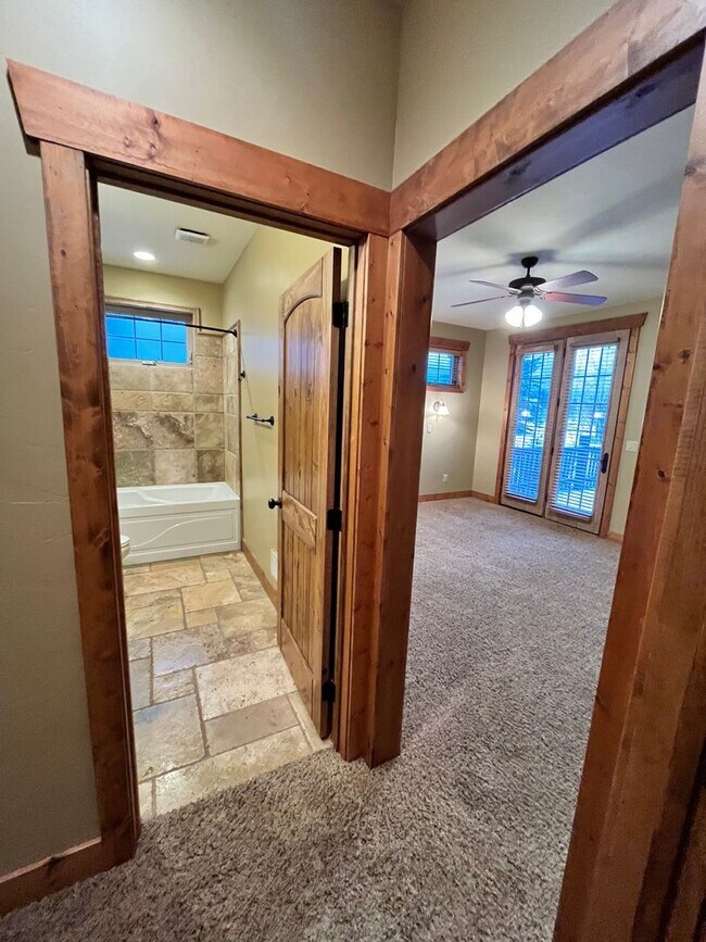 Building Photo - 3 bed, 3 bath Duplex in Driggs