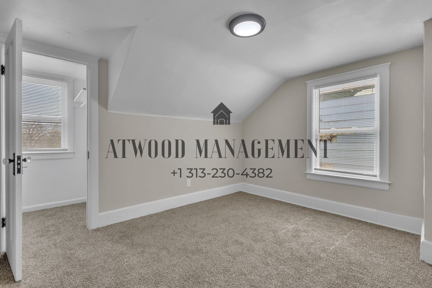 Building Photo - Fully Renovated 3-Bedroom Home – Move-In Ready for You!