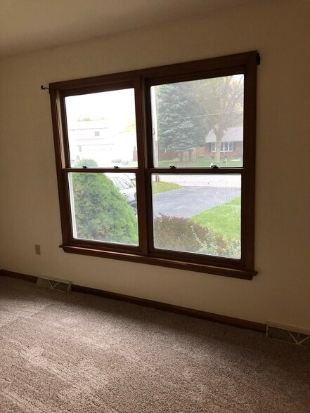 living room - 102 River St