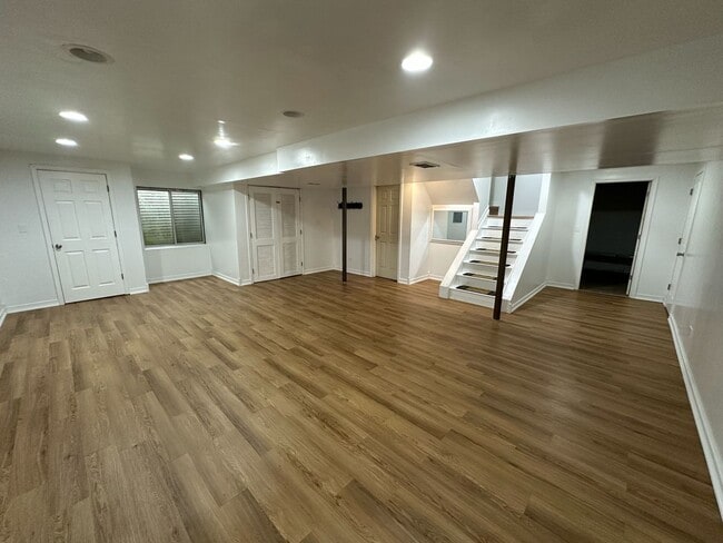 Building Photo - 227 Butler Dr