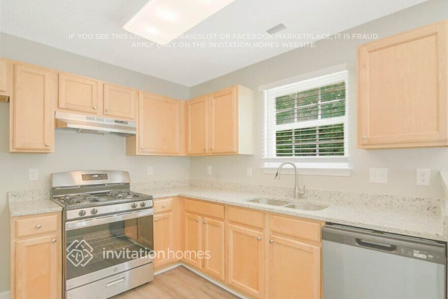 Building Photo - 120 Pebblestone Dr